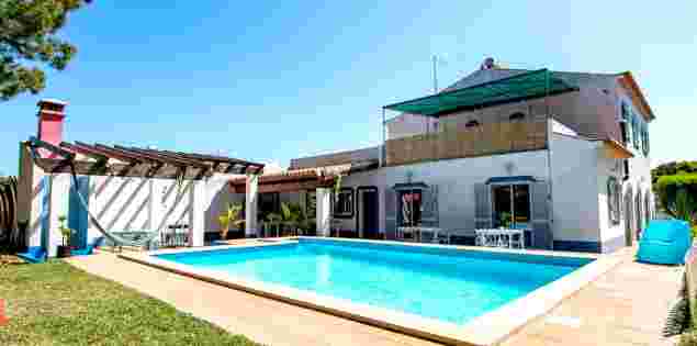 Aljezur Surfer's Paradise