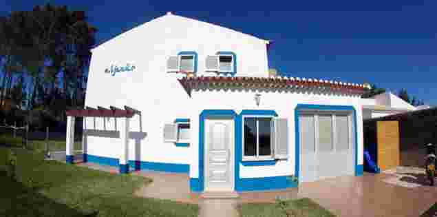 Aljezur Surfer's Paradise