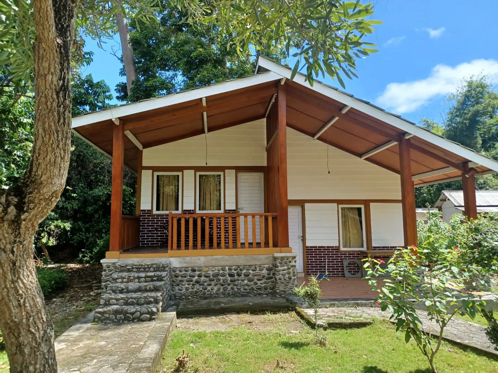 G Land Joyo'S Surf Camp