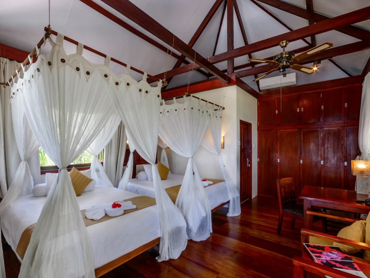 7-night Ocean Bungalow with Guided Snorkelling (pp twin share)