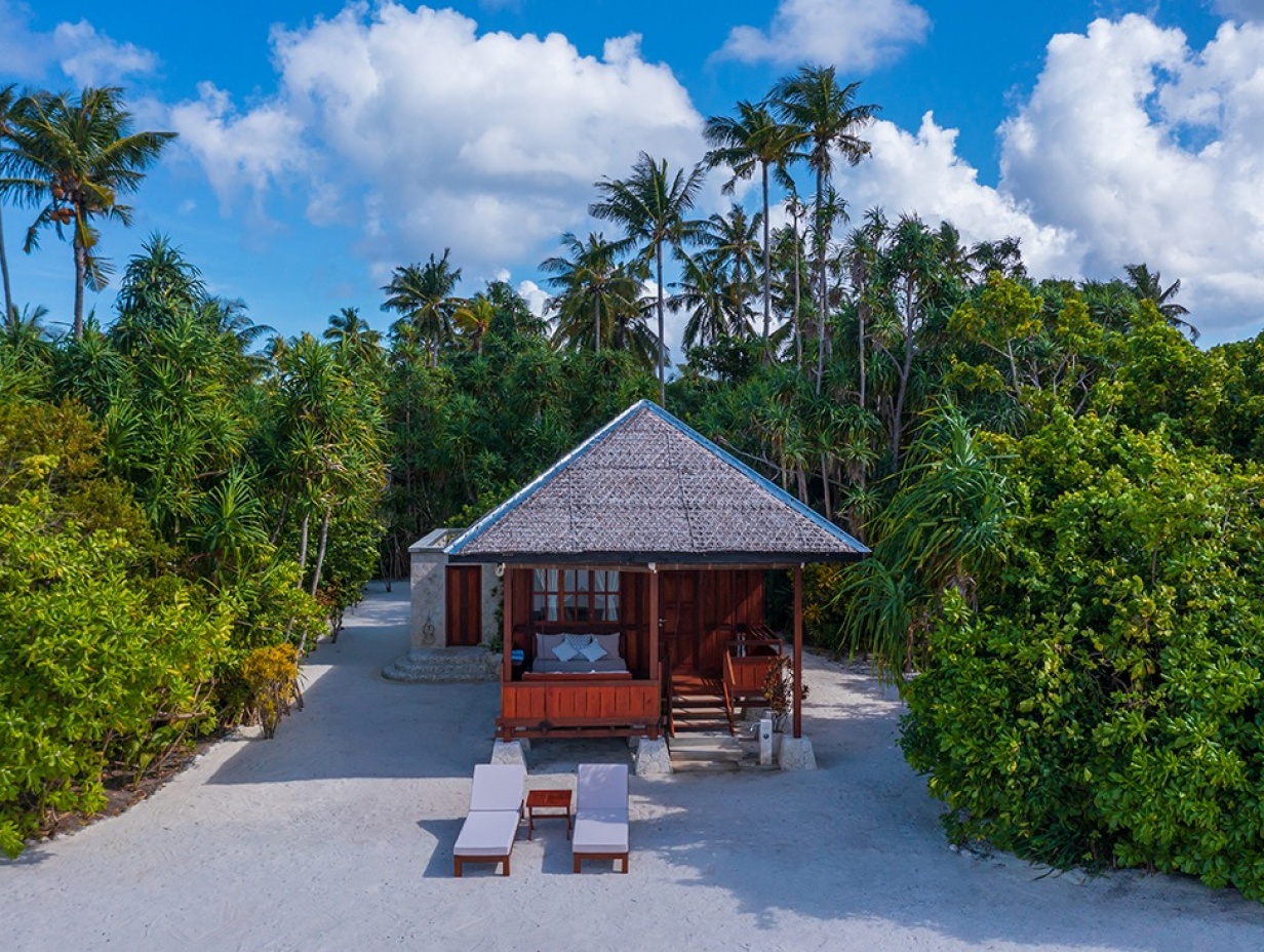 7-night Turtle Beach Bungalow with Guided Snorkelling (pp twin share)