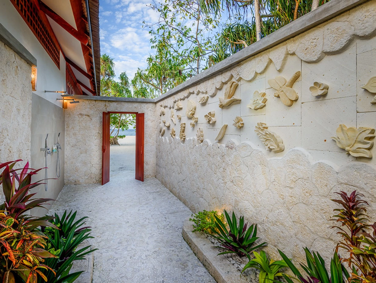 7-night 2 bedroom Turtle Beach Bungalow with Guided Snorkelling (pp twin share)
