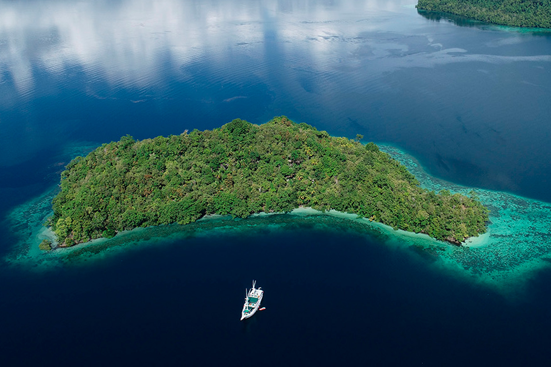 12D *SPECIAL* Raja Ampat via Halmahera and Malukasea, Mar 2027