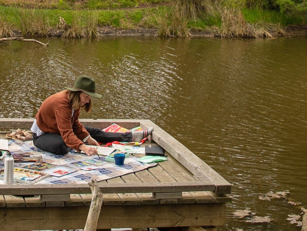 Murray River (Dhungala) artist in residence paddle with Andrea Shaw