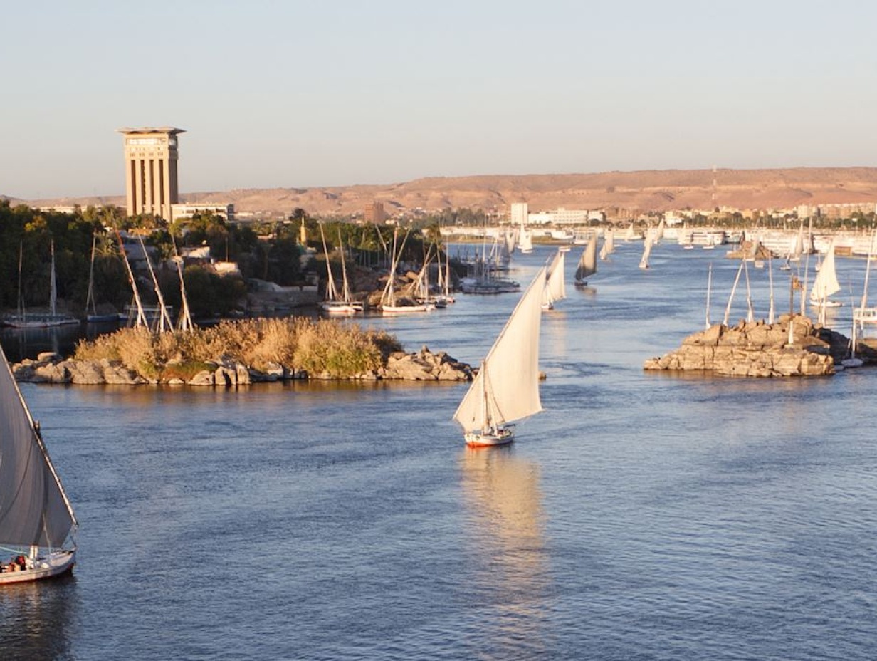 Aswan in 2 Days: High Dam, Philae & Abu Simbel from Cairo by Flight