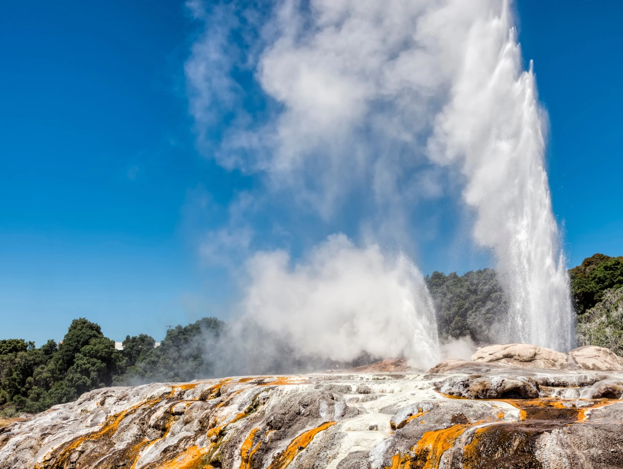 Cheeky Kiwi Travel - Waitomo Caves & Rotorua including Te Puia from Auckland