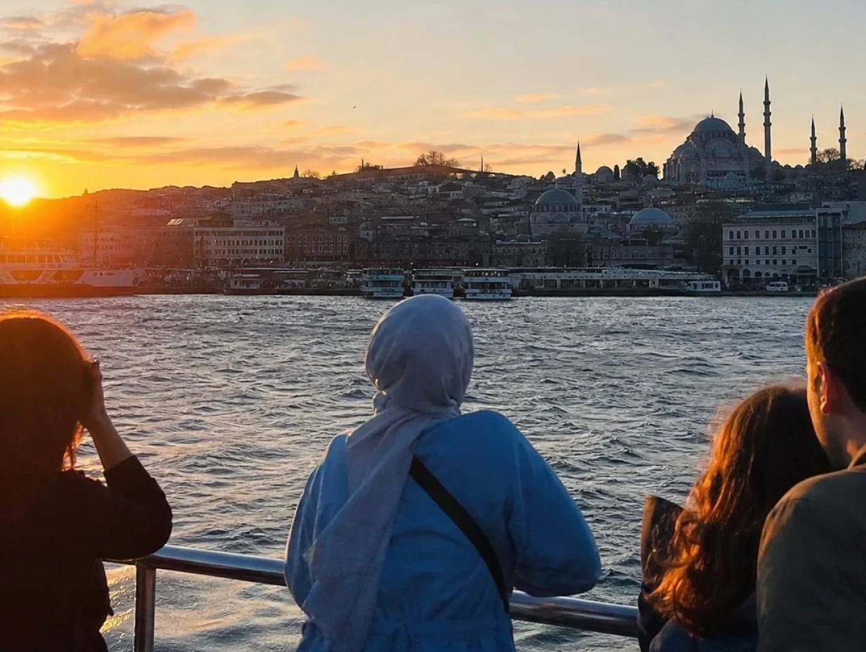 Istanbul: Bosphorus Sightseeing Cruise with Sunset Option