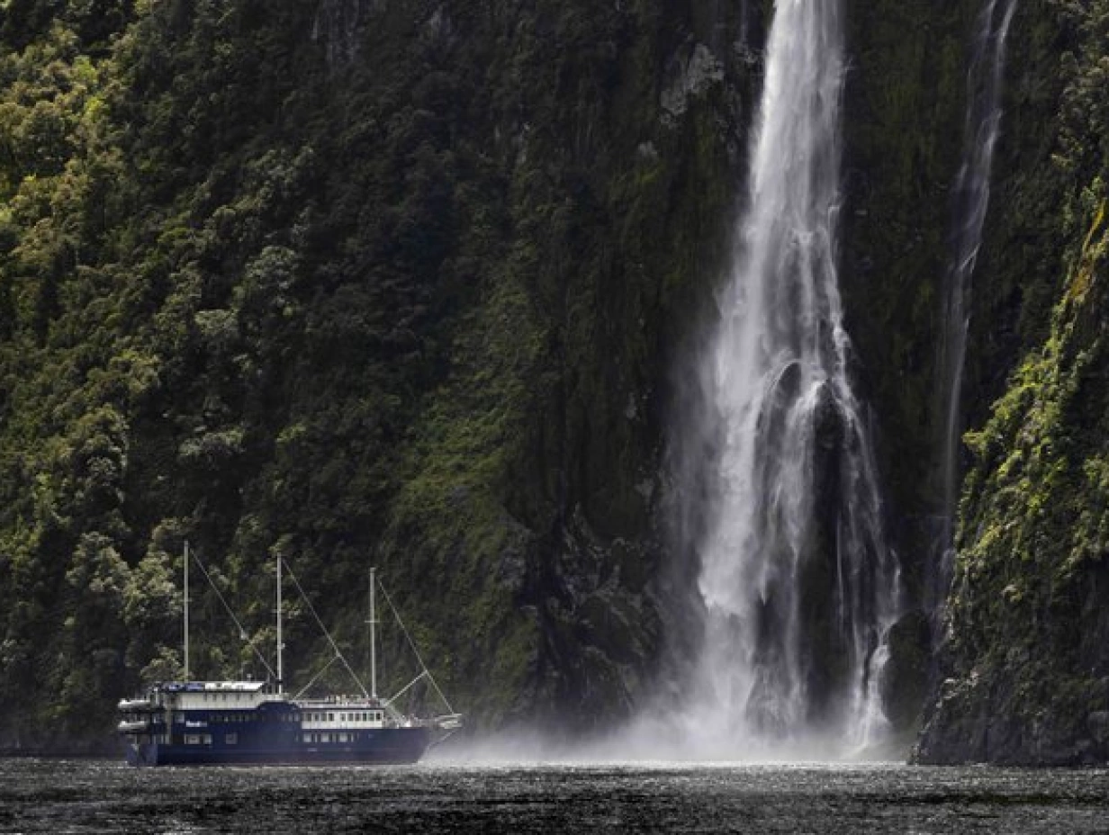 RealNZ - Milford Sound Signature Cruise
