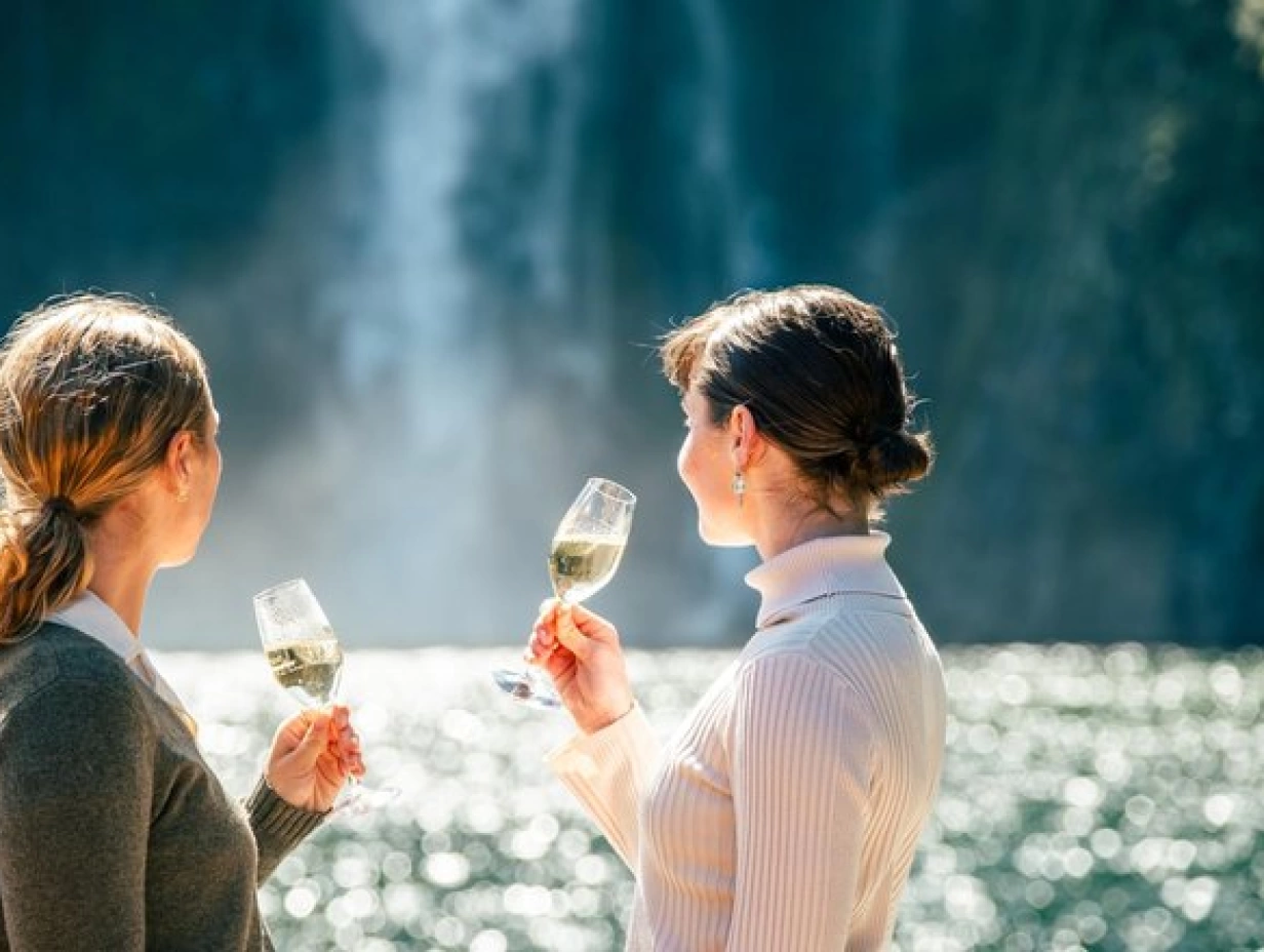 RealNZ - Milford Sound Premium Cruise