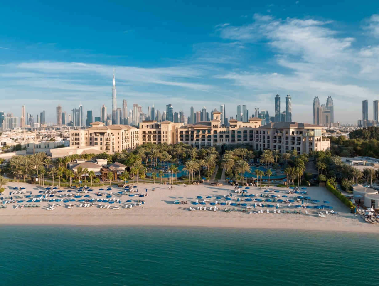 Four Seasons Resort Dubai at Jumeirah Beach | Elegant Beachfront Luxury Staycation in Dubai