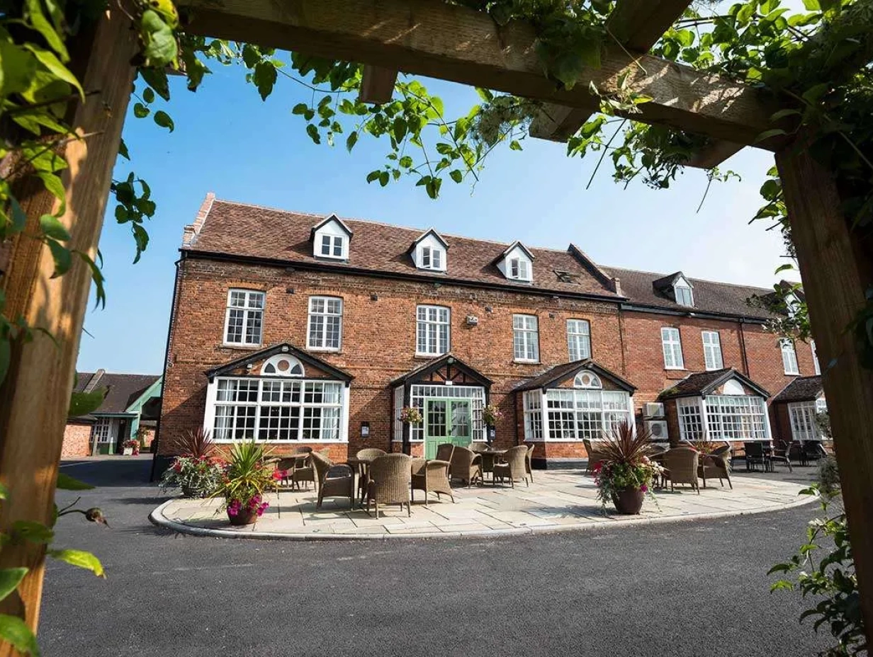 'Bring Your Own' Sewing, Knitting, and Craft Retreat in Worcester | 14th – 20th March 2027