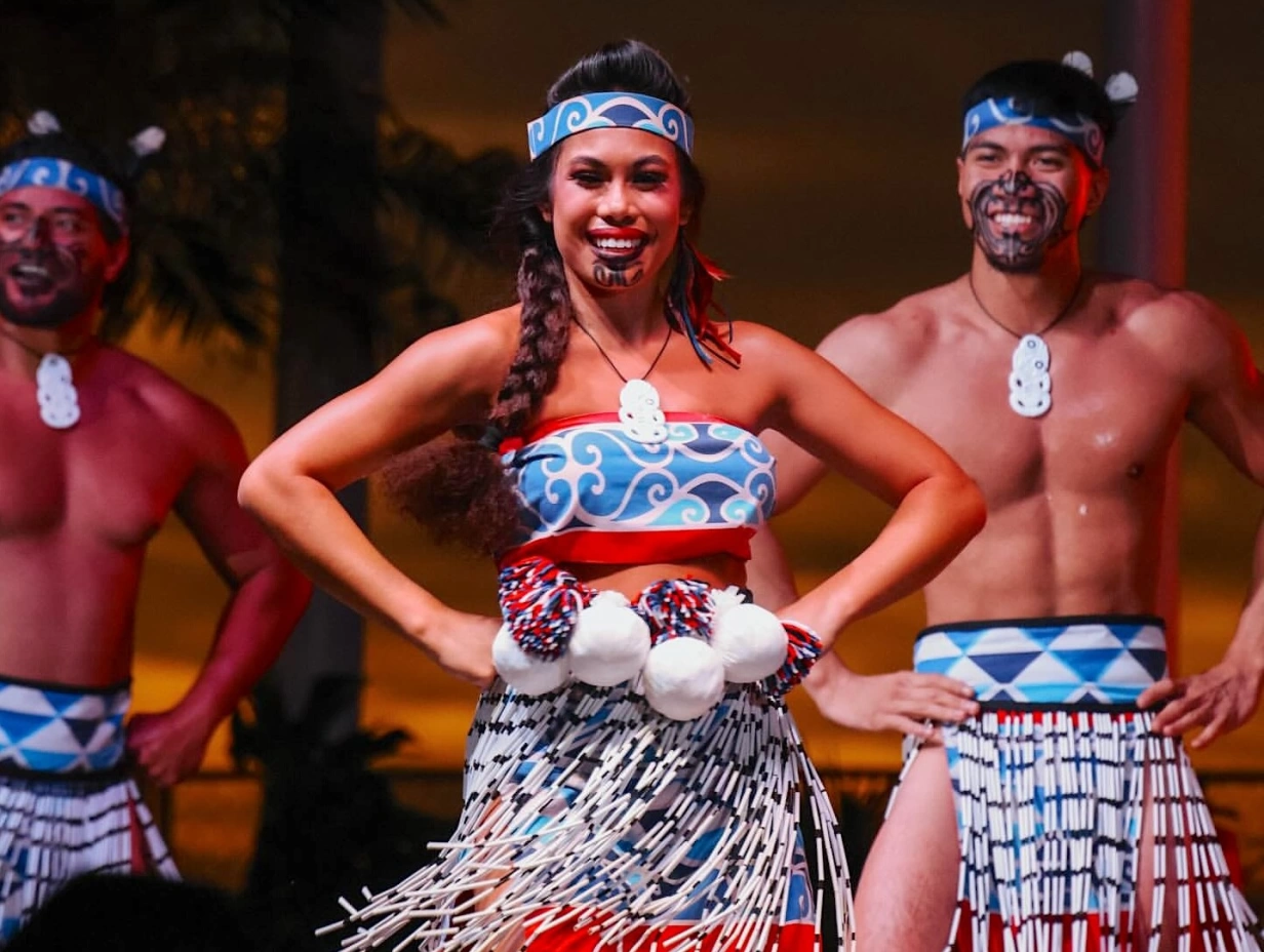 Diamond Head Luau at Aloha Tower