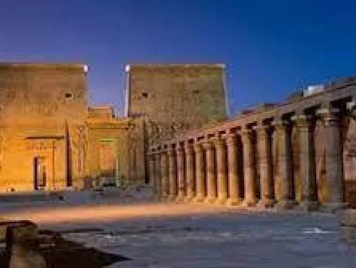 5 Day / 4 Night Nile Cruise from Luxor to Aswan with Full Board & Guided Tours